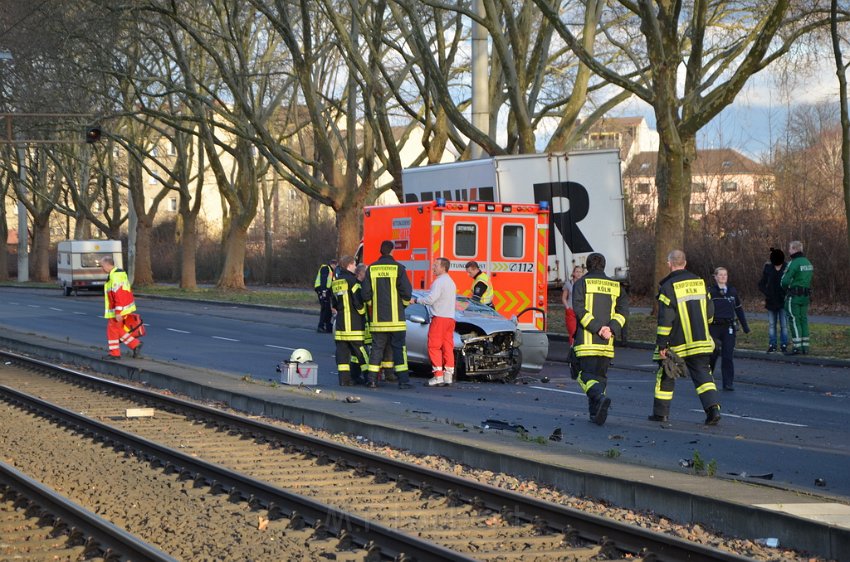 VU PKW Baum Koeln Muelheim Pfaelzischer Ring P033.JPG